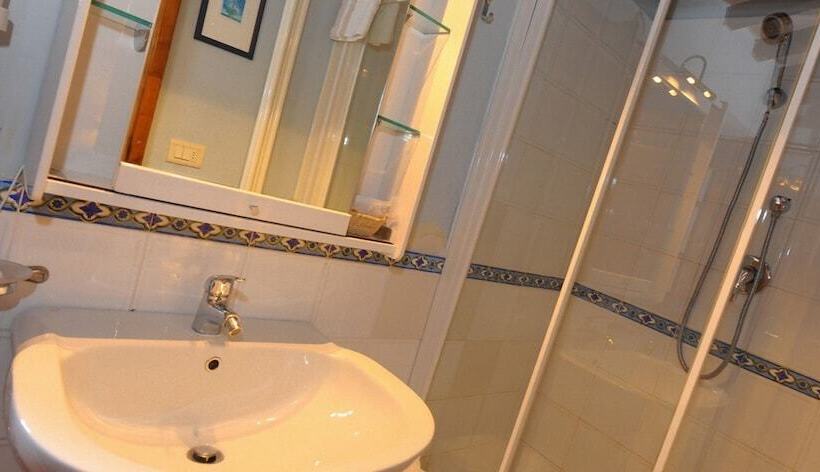 اتاق استاندارد چهار تخته, Borgo Mandoleto  Country Resort & Spa