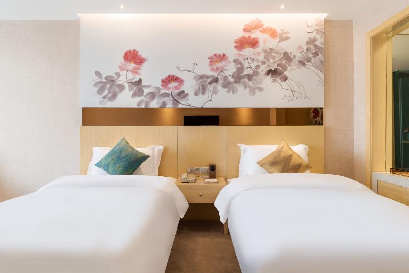 Quarto Classe Business, Paco Business  Luogang Branch