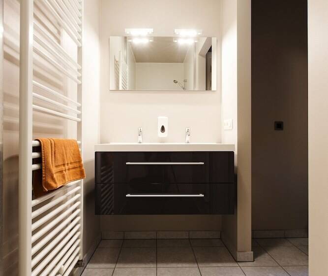 Семейный Номер, Hoevehotel Ronse