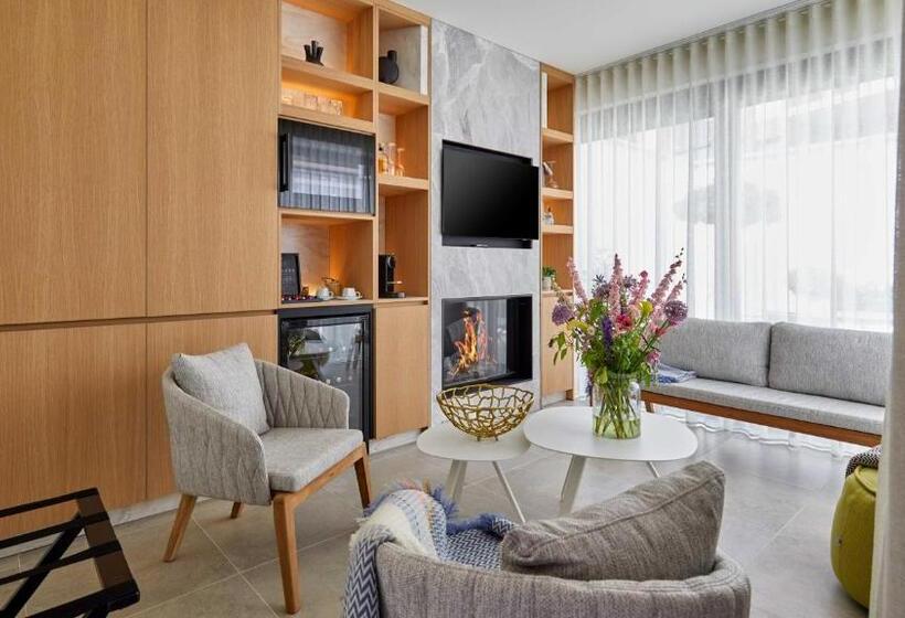 Family Suite, Abc