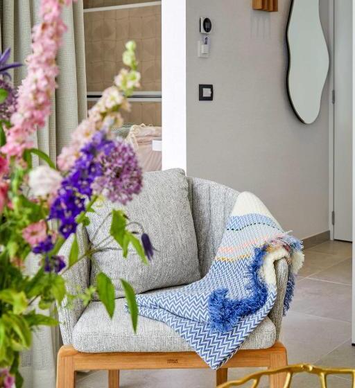 Family Suite, Abc
