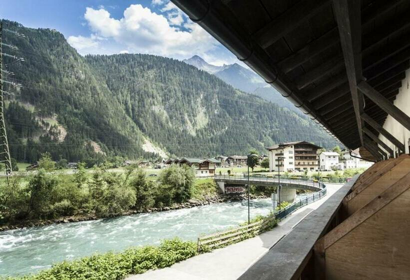 اتاق استاندارد با بالکن, Hostel Chillertal