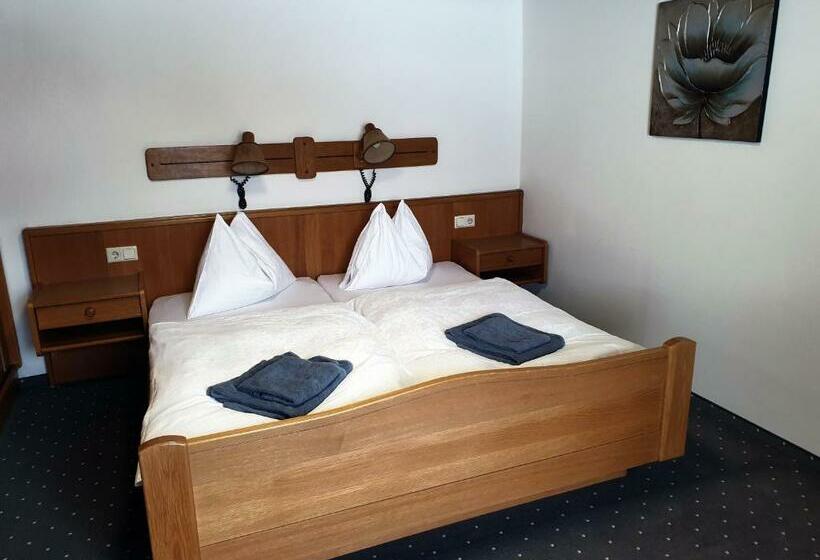 Quarto Estandar com Sacada, Landgasthof Hotel Zehenthof