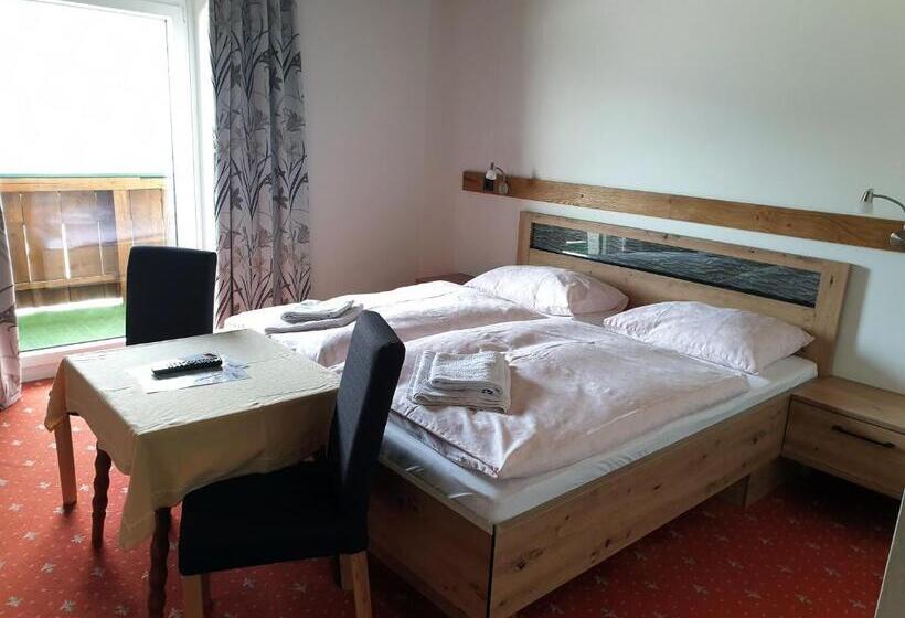 Трехместный Номер Стандарт с Балконом, Landgasthof Hotel Zehenthof