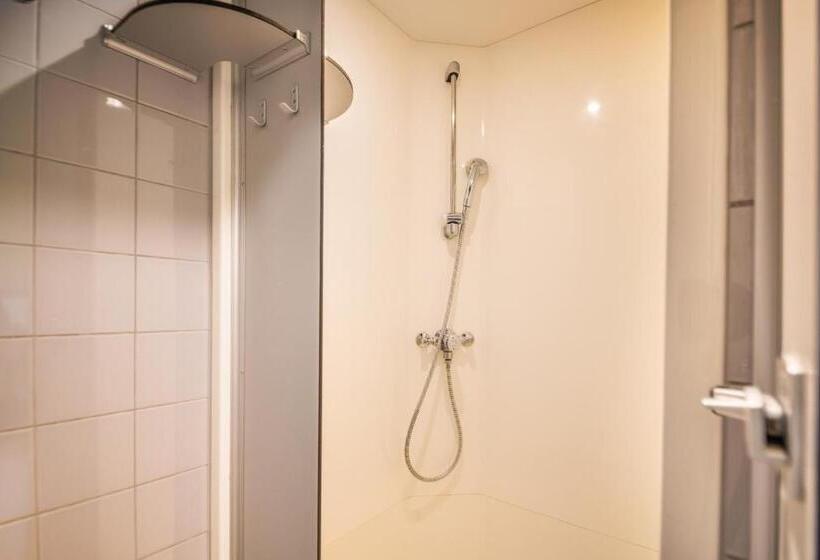 Кровать в Общей Комнате, Auberge De Jeunesse De Tournai