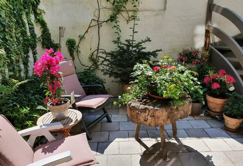 سوئیت با وان آب گرم, B&b Huyze Walburga