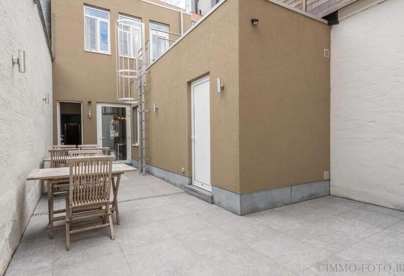 Дом 3 Спальни, Dendernachten