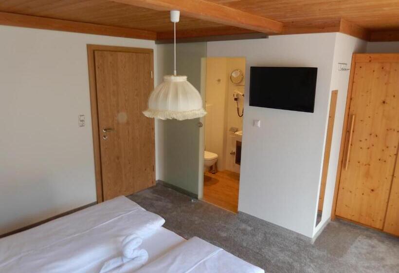 Номер Стандарт с Балконом, Gästehaus Lukasser