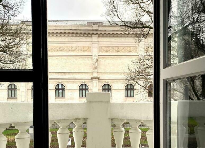 غرفة قياسية مزوَّدة بشُرفة, Museum Suites