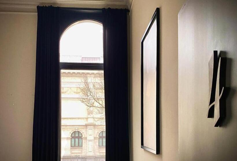 غرفة قياسية, Museum Suites