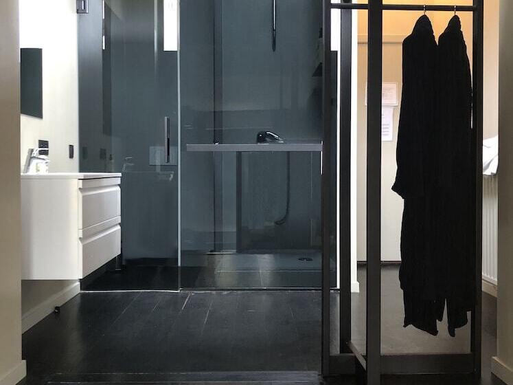 جناح مزود بتراس, Museum Suites