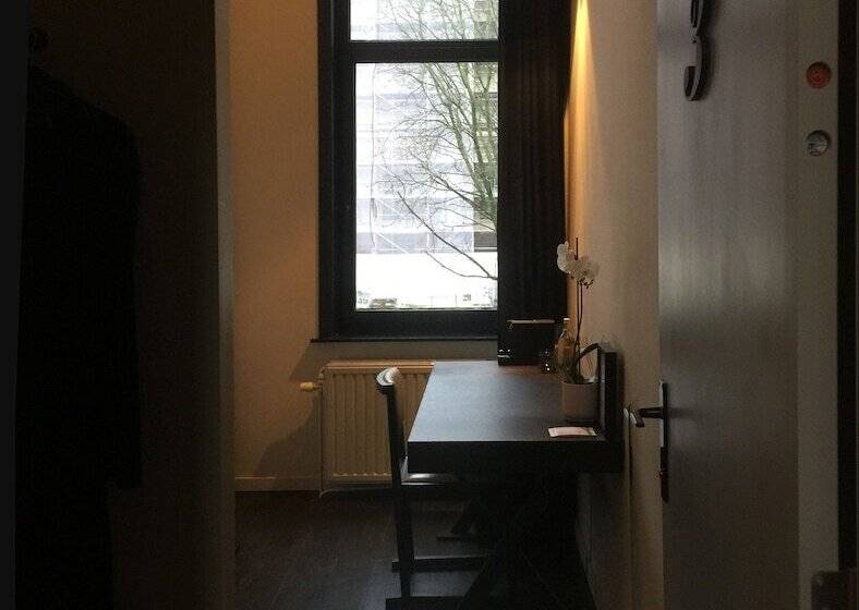 غرفة قياسية مزوَّدة بشُرفة, Museum Suites