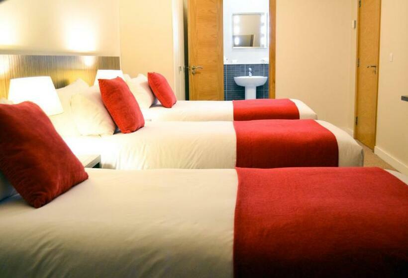 Апартаменты 3 Спальни, Carrick Plaza Suites And Apartments