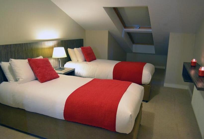 Апартаменты 3 Спальни, Carrick Plaza Suites And Apartments