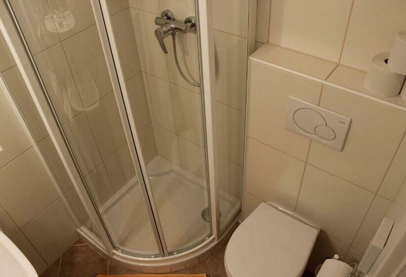 اتاق استاندارد با بالکن, Villa Auguste