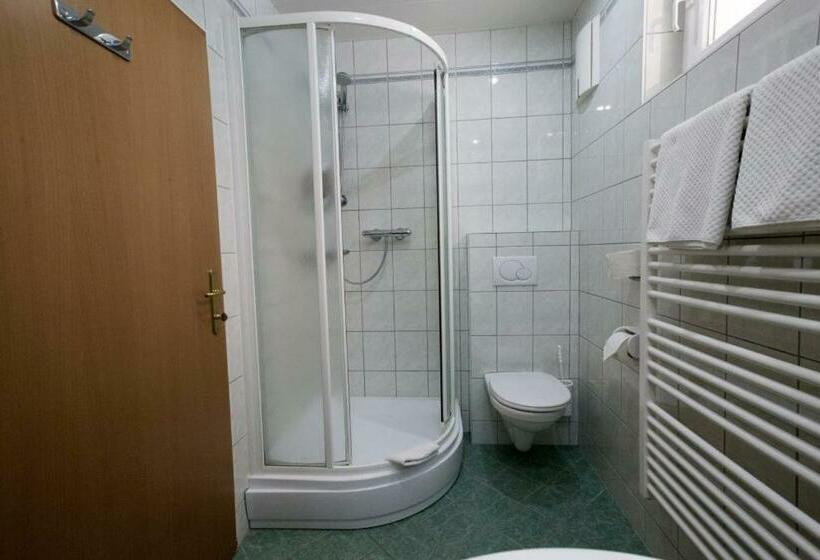 スタンダードトリプルルーム, Fischwirtshaus Landmotel Die Donaurast