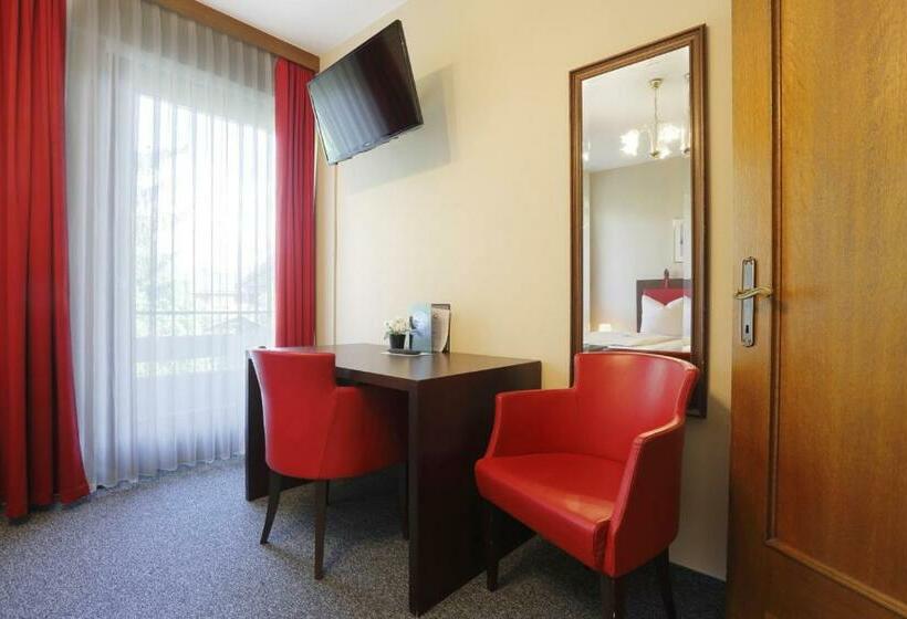 اتاق استاندارد با بالکن, Alpen.adria.stadt
