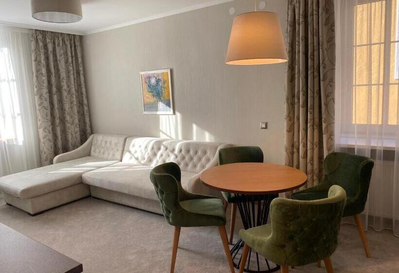 带2个卧室的公寓, Radetzky