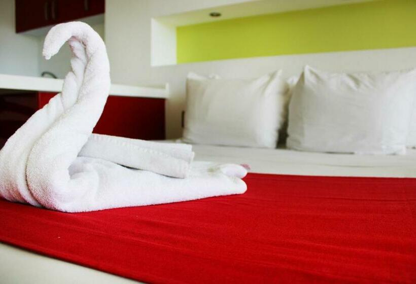 اتاق استاندارد با تخت بزرگ, Ramada By Wyndham Acapulco Hotel & Suites