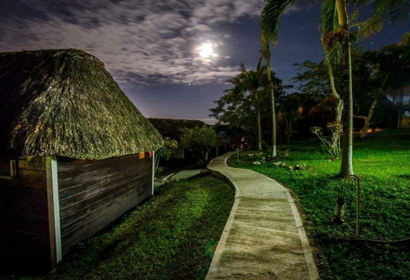 Номер Стандарт, Cahal Pech Village Resort