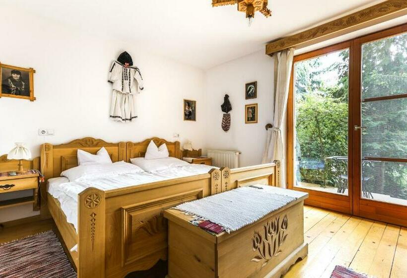 Quarto Estandar, Bagolyvár Panzió