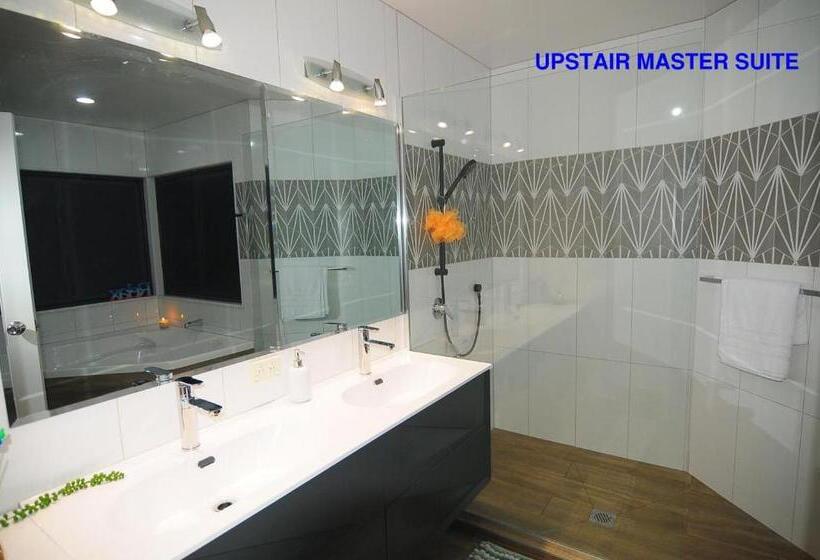 Deluxe Suite, Private Room In A Lovely House