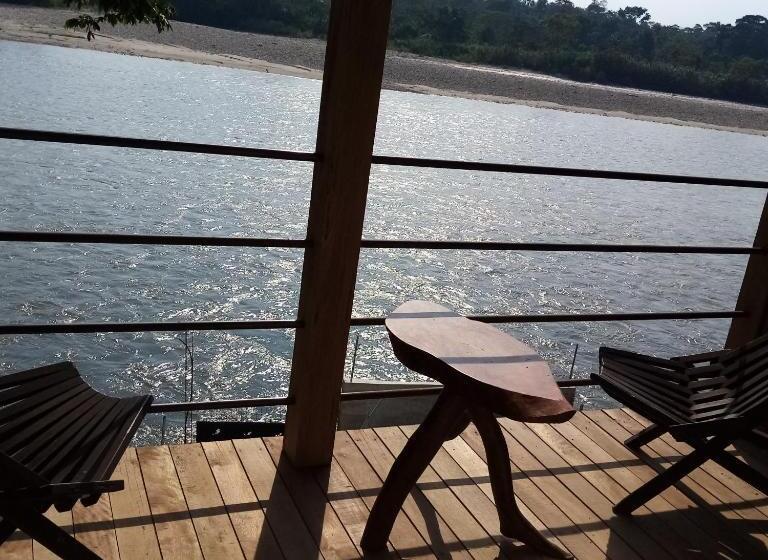 Трехместный Номер Стандарт с Балконом, River Spot Lodge