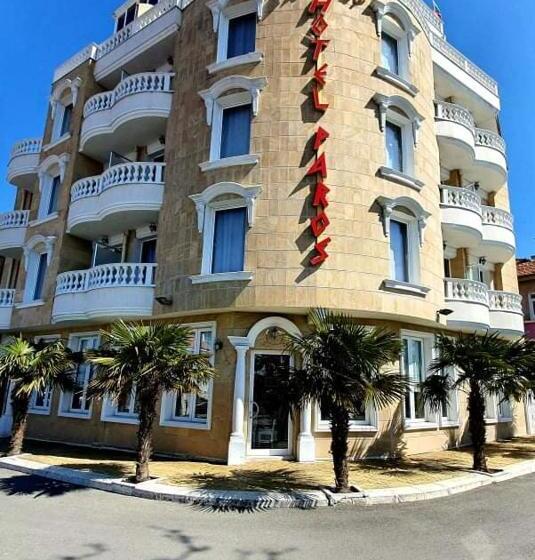 סוויטה עם מרפסת, Family Hotel Paros