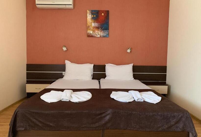 Номер Стандарт, Family Hotel Piter