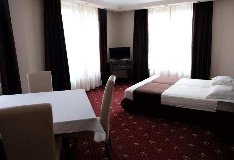 Family Suite, Dragalevtsi