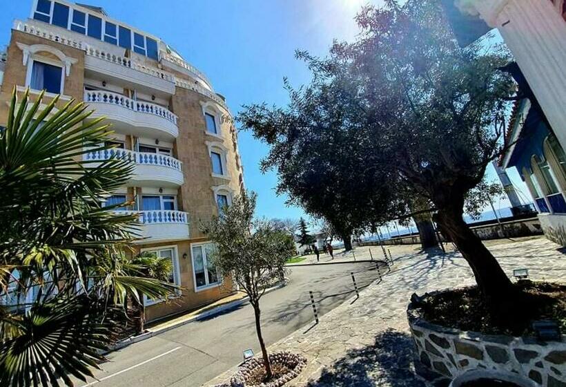 חדר סופריור לארבעה, Family Hotel Paros