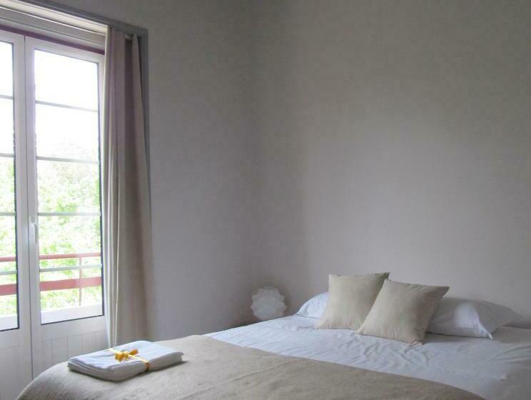 اتاق استاندارد با سرویس بهداشتی مشترک, Most Art Boutique Hostel