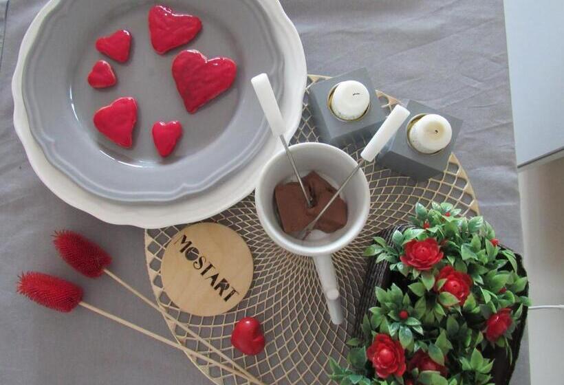 اتاق استاندارد با سرویس بهداشتی مشترک, Most Art Boutique Hostel