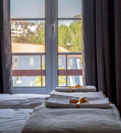 اتاق استاندارد سه تخته با سرویس بهداشتی مشترک, Most Art Boutique Hostel
