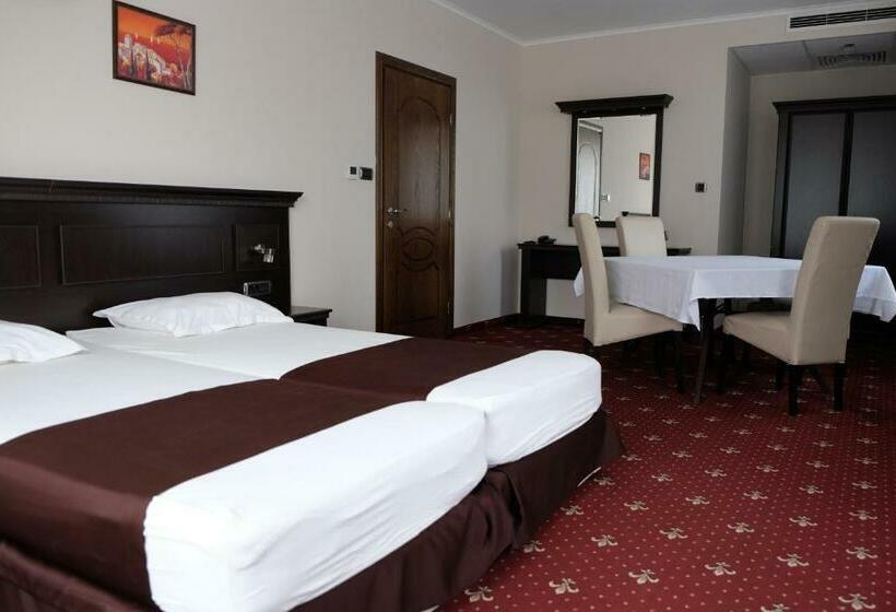 Family Suite, Dragalevtsi