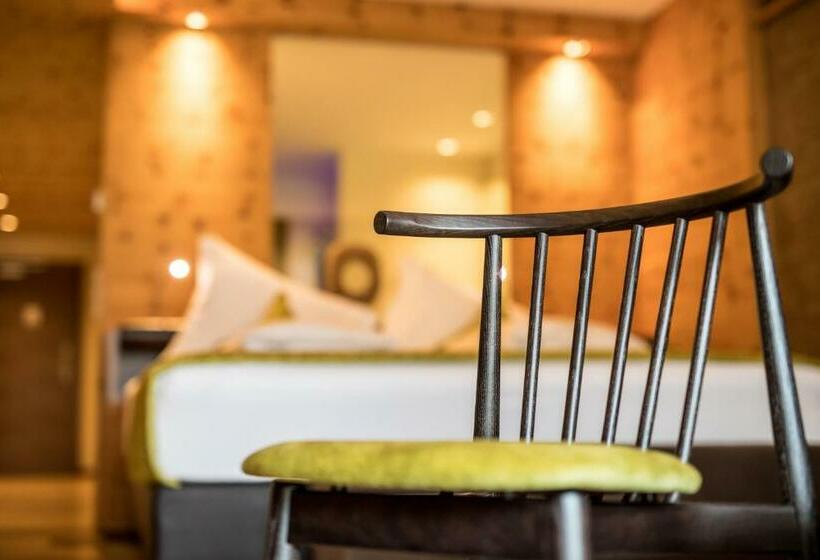 可观山景的小型套房, Andreus Resorts