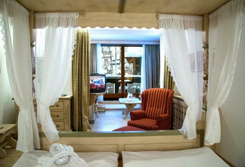 غرفة قياسية, Cavallino Bianco   Weisses Roessl