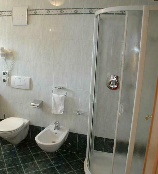 Quarto Estandar Individual, Falzares