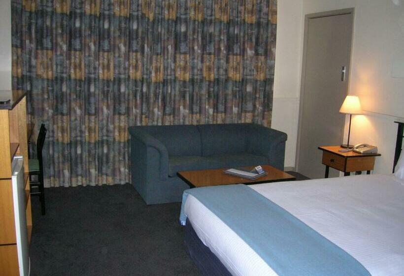 패밀리 룸, Overlander Hotel Motel