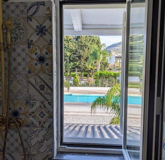 اتاق استاندارد با چشم‌انداز استخر, Villa Dafne