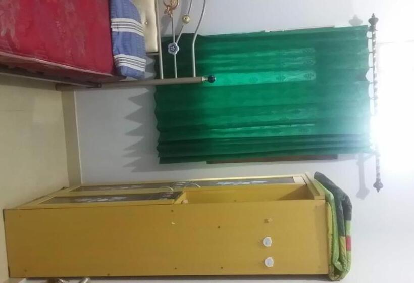 Номер Economy, Spot On 93880 Guest House Bu Iin Syariah
