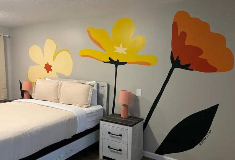 标准工作室, Wildflower Room At The Trailblazer Unit 15