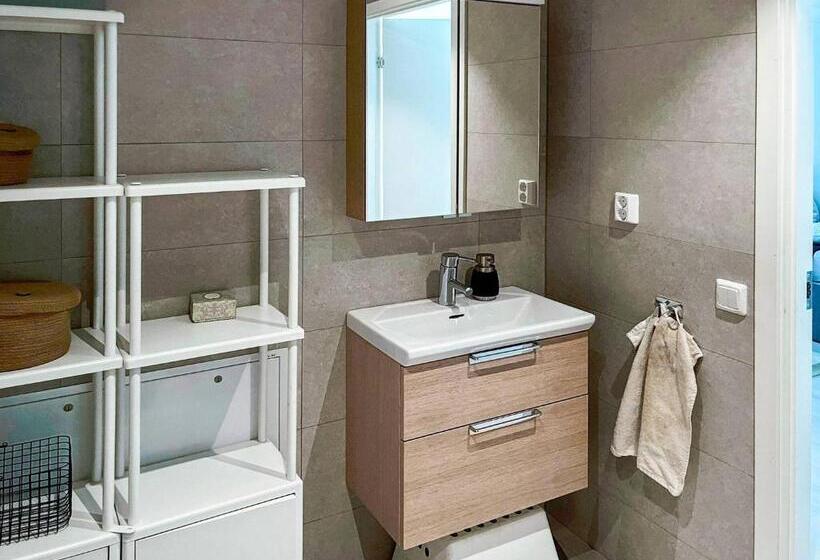 Номер Стандарт, Room In Guest Room   Guest Room   5 Min Walk Eurovision Hyllie