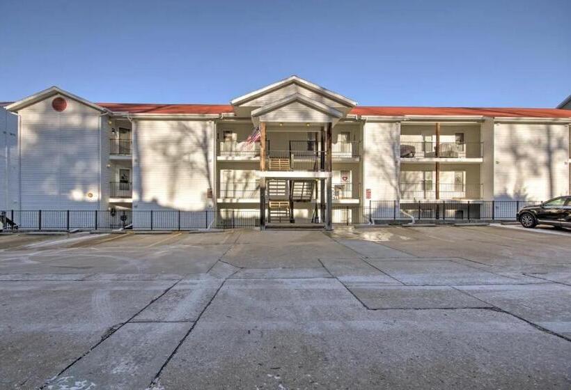 Suite with lake view, Waterfront Condo With Boat Slip!