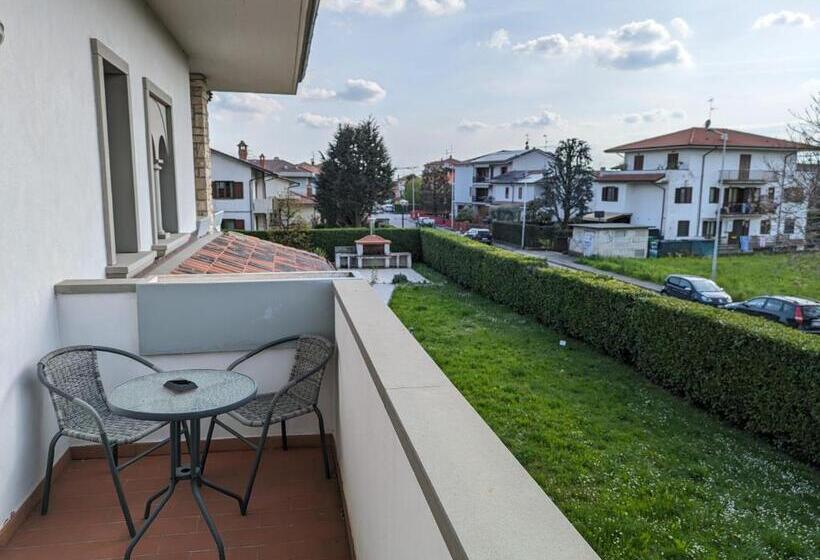Номер Стандарт с Балконом, Villa Eleganza Milano Bergamo Airport