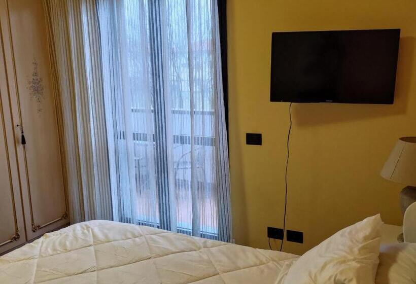 Номер Стандарт с Балконом, Villa Eleganza Milano Bergamo Airport