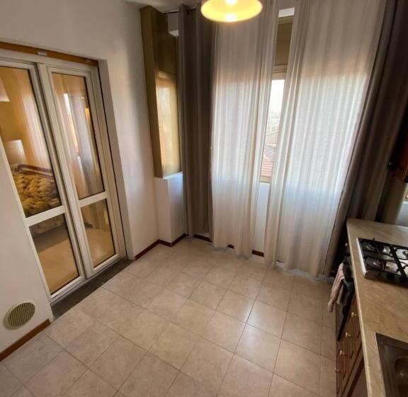 اتاق خانوادگی, Aurora Rooms