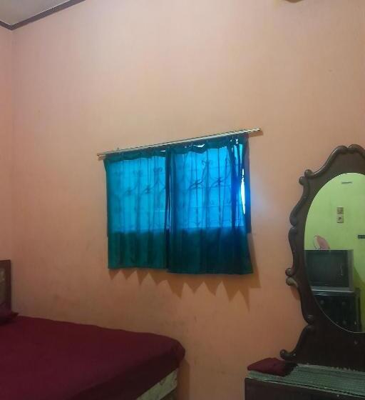 스탠다드 룸, Spot On 93852 Fermansio Homestay 2
