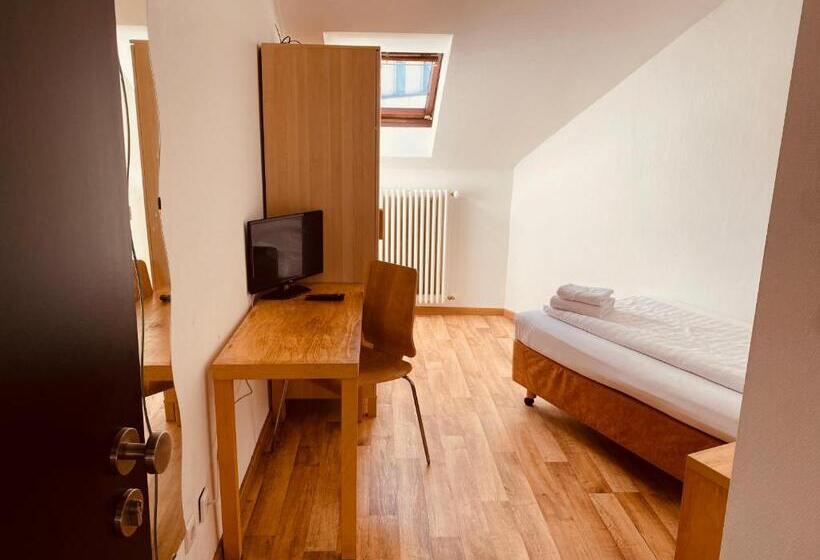 اتاق استاندارد یک نفره, Stay Inn Central Station