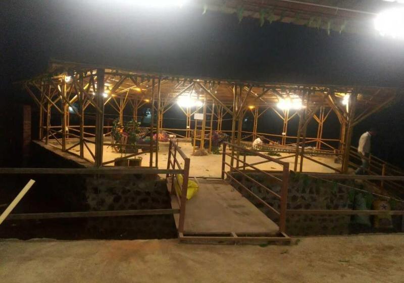 Номер Deluxe, Vrundhavan Agro Tourism